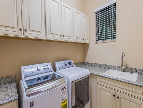 Naples Home 989898