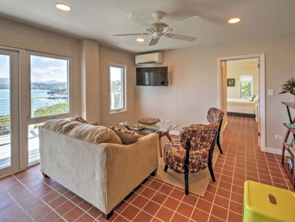 St. Thomas Home 989907
