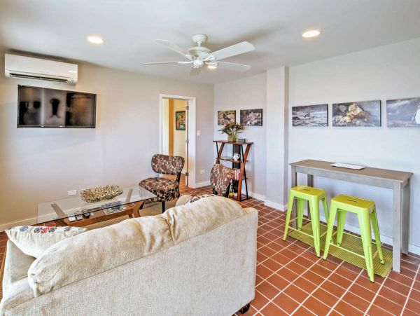 St. Thomas Home 989907