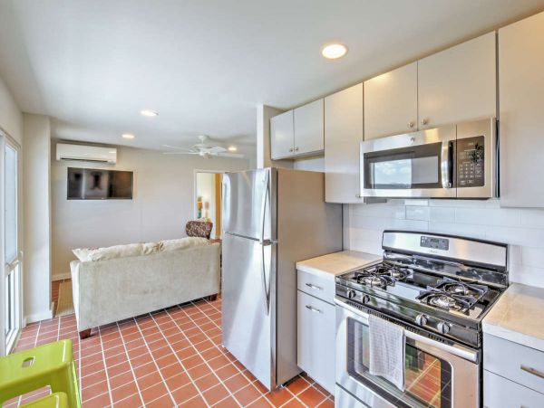 St. Thomas Home 989907