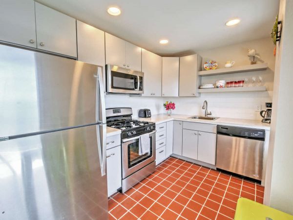 St. Thomas Home 989907