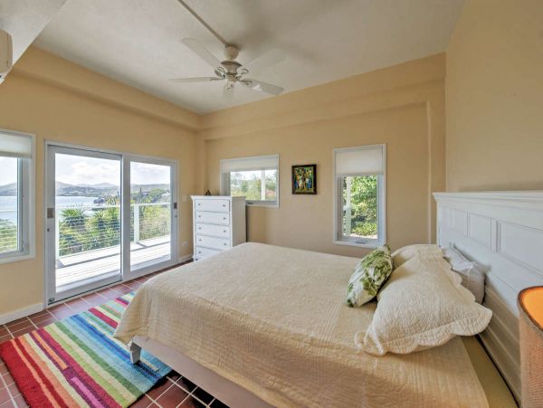 St. Thomas Home 989907