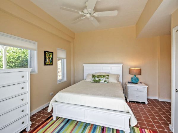 St. Thomas Home 989907