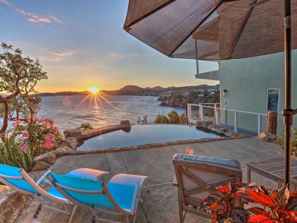 St. Thomas Home 989907