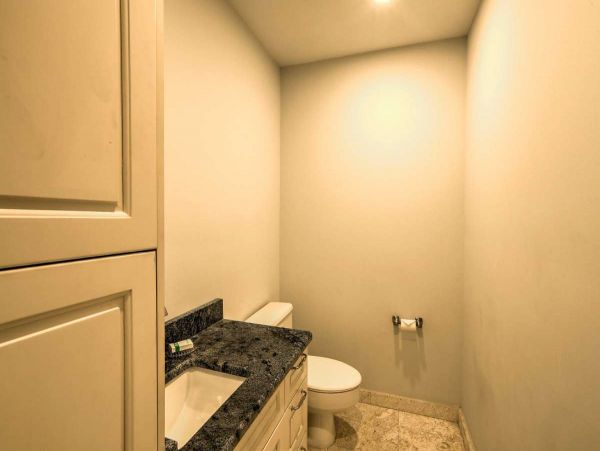 St. Thomas Condo 989913
