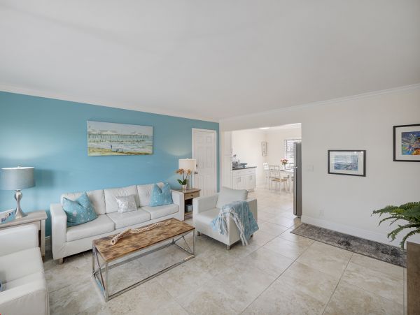 Short Walk to Beach West Palm Beach Vacation Condo