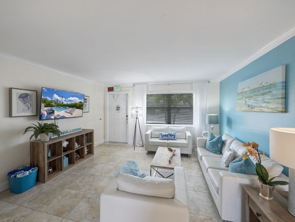 Short Walk to Beach West Palm Beach Vacation Condo