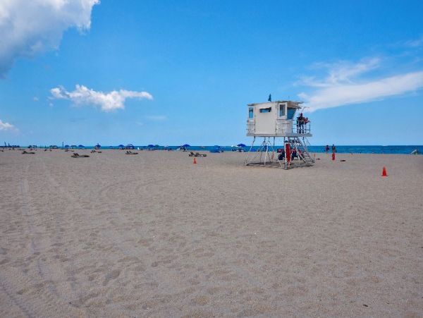 Short Walk to Beach West Palm Beach Vacation Condo
