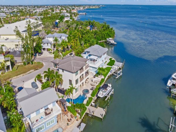 Anna Maria Island Waterfront Vacation Rental - Holmes Beach Luxury Getaway