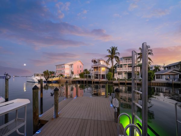 Anna Maria Island Waterfront Vacation Rental - Holmes Beach Luxury Getaway