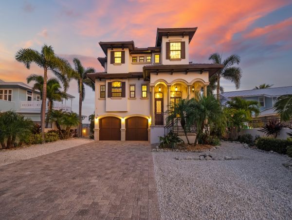 Anna Maria Island Waterfront Vacation Rental - Holmes Beach Luxury Getaway