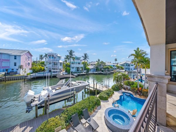 Anna Maria Island Waterfront Vacation Rental - Holmes Beach Luxury Getaway