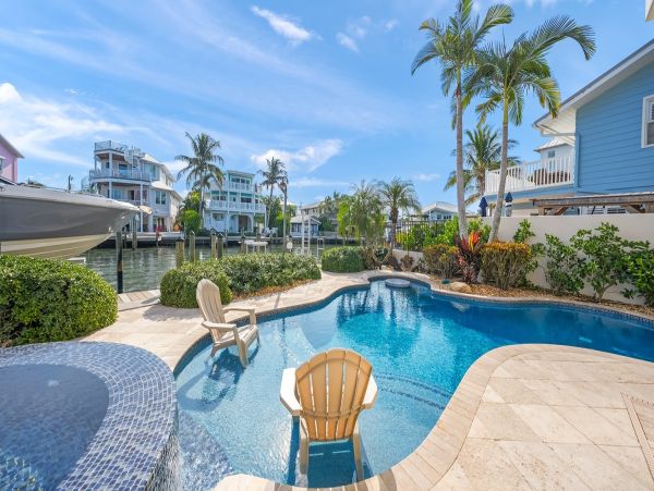Anna Maria Island Waterfront Vacation Rental - Holmes Beach Luxury Getaway