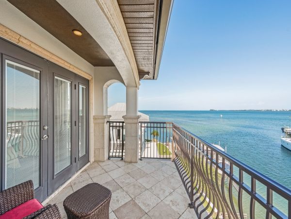 Anna Maria Island Waterfront Vacation Rental - Holmes Beach Luxury Getaway