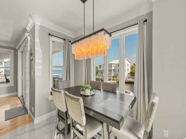 Anna Maria Island Waterfront Vacation Rental - Holmes Beach Luxury Getaway