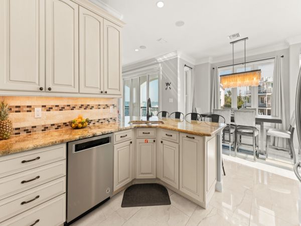 Anna Maria Island Waterfront Vacation Rental - Holmes Beach Luxury Getaway