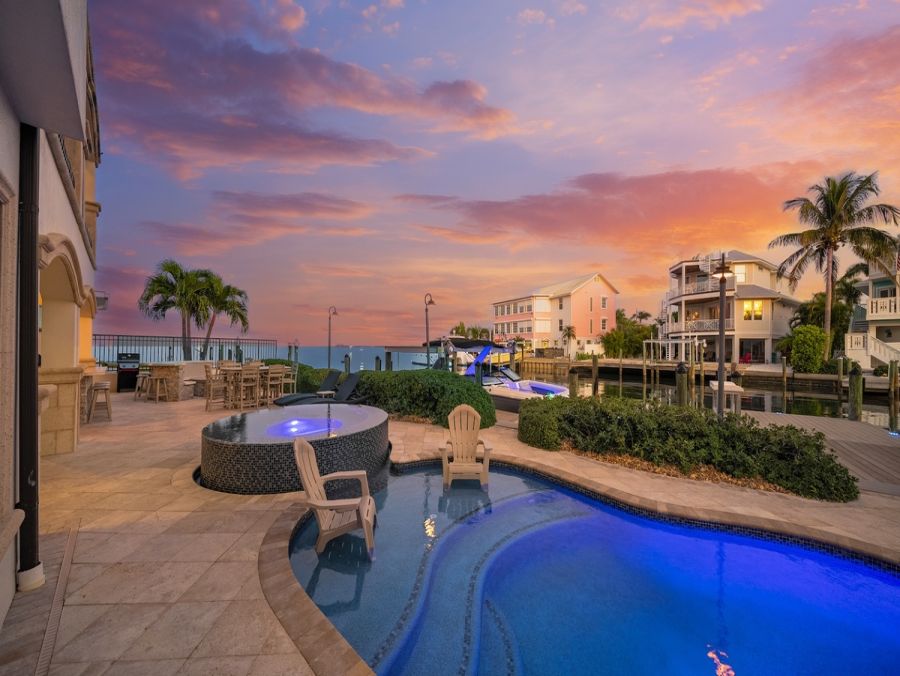 Anna Maria Island Waterfront Vacation Rental - Holmes Beach Luxury Getaway