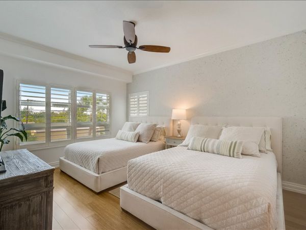 Crescent Beach Siesta Key Vacation Condo Two Bedrooms Sleeps 6