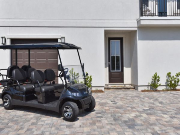 Beautiful Five Bedroom Miramar Beach Home with Communal Pool