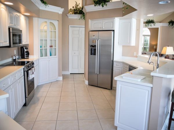 Marco Island Vacation Home 3 - Bedroom & Private Caged Pool
