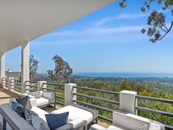 Modern Luxury Home Panoramic Ocean, City & Mountain Views!