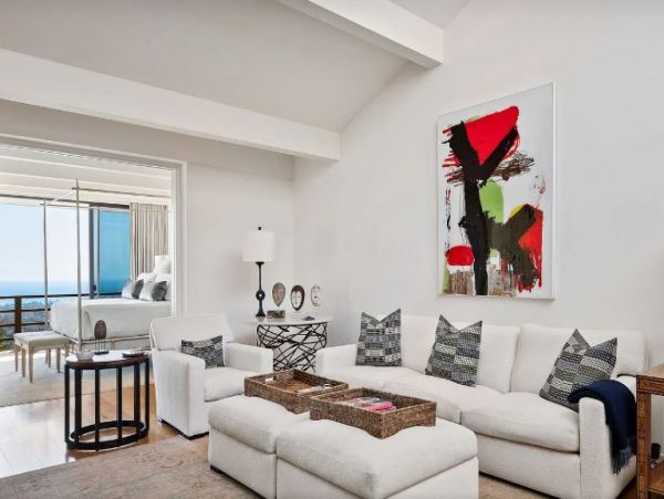 Modern Luxury Home Panoramic Ocean, City & Mountain Views!