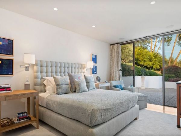 Modern Luxury Home Panoramic Ocean, City & Mountain Views!