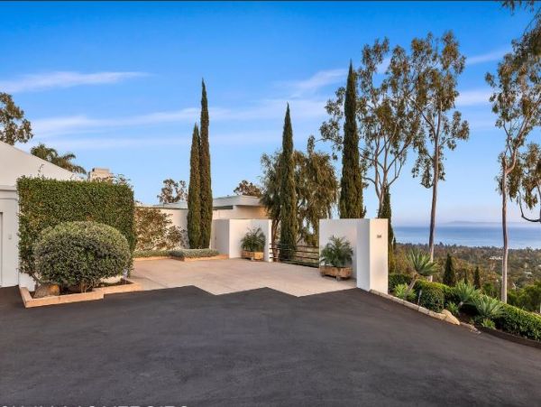 Modern Luxury Home Panoramic Ocean, City & Mountain Views!