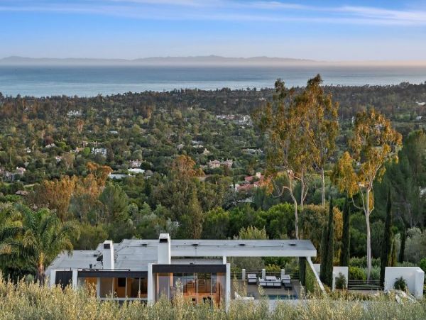 Modern Luxury Home Panoramic Ocean, City & Mountain Views!