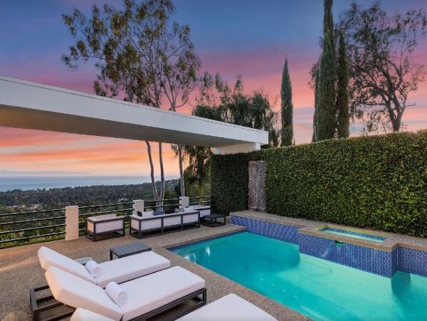 Modern Luxury Home Panoramic Ocean, City & Mountain Views!