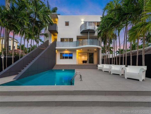 Private Estate Home Miami Coconut Grove