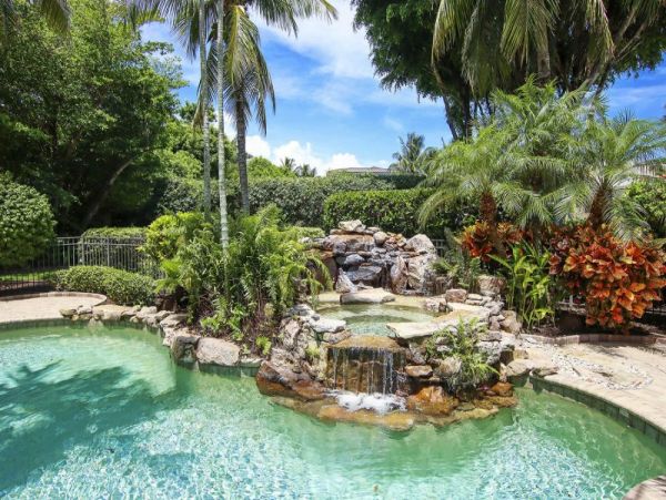 Short Walk to Beach Captiva Vacation Home Private Pool