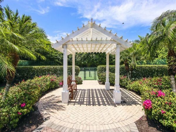 Short Walk to Beach Captiva Vacation Home Private Pool