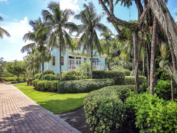 Short Walk to Beach Captiva Vacation Home Private Pool