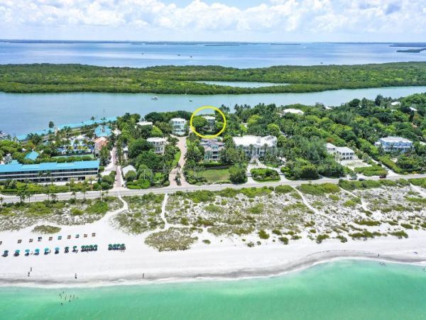 Short Walk to Beach Captiva Vacation Home Private Pool