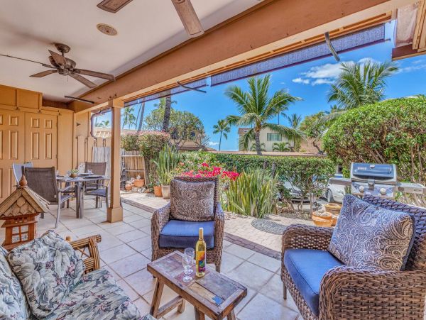 Short Walk to Beach Lahaina Vacation Condo One Bedroom
