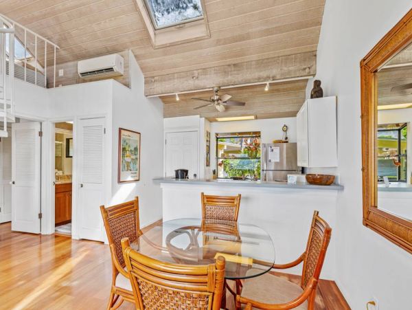 Lahaina Ocean View Home Communal Pool & Tennis Court