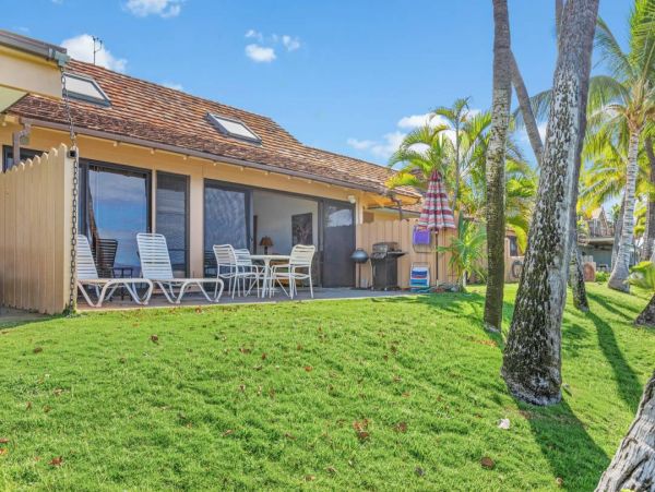 Lahaina Ocean View Home Communal Pool & Tennis Court