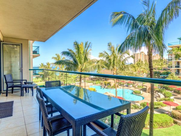 Short Walk to Beach Maui Vacation Condo Two Bedrooms