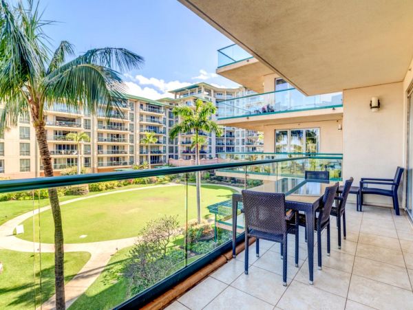 Short Walk to Beach Maui Vacation Condo Two Bedrooms