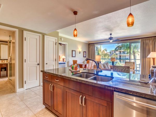 Short Walk to Beach Maui Vacation Condo Two Bedrooms