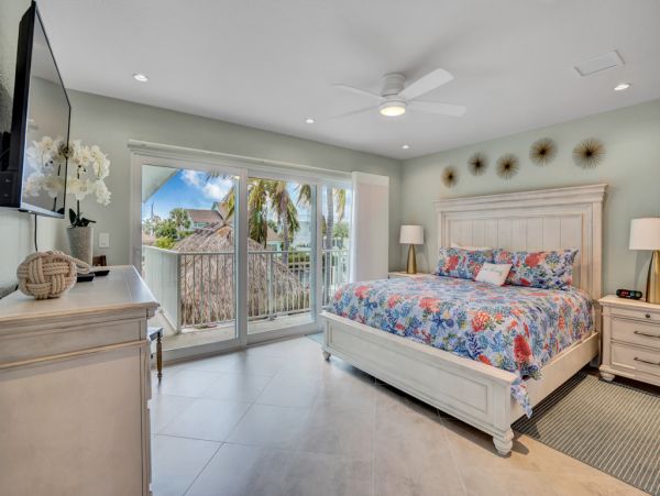 Luxury Key Colony Beach Rental with Deep water dock