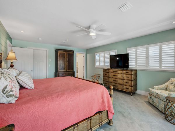 Luxury Key Colony Beach Rental with Deep water dock