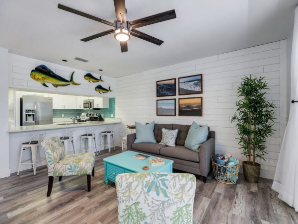 Short Walk to Beach Holmes Beach Vacation Duplex