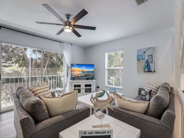 Short Walk to Beach Holmes Beach Vacation Duplex