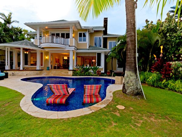 Beachfront Luxury Four Bedroom Vacation Home in Oahu