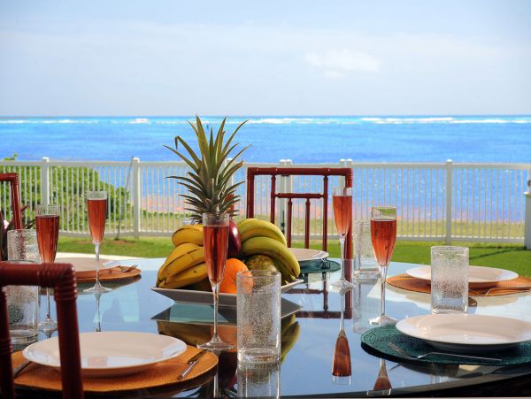 Beachfront Luxury Four Bedroom Vacation Home in Oahu