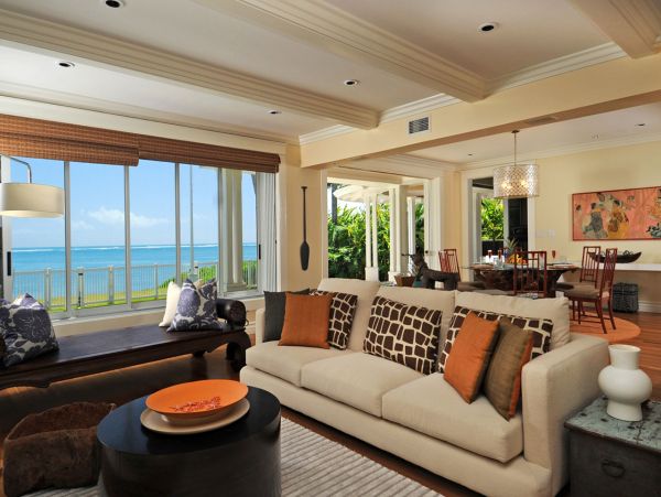 Beachfront Luxury Four Bedroom Vacation Home in Oahu