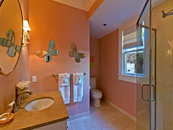 Beachfront Luxury Four Bedroom Vacation Home in Oahu