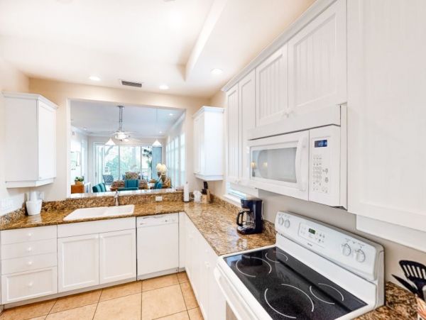 Bradenton Beach Vacation Condo Two Bedrooms Walk To Beach
